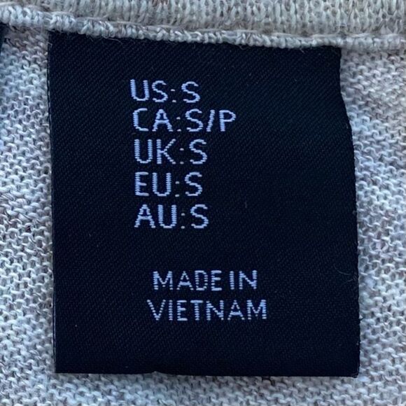 Tahari Beige 100% Linen Scoop Neck Button Back Short Sleeve Top SM Cottagecore - Picture 4 of 6